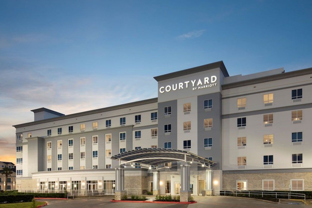 Courtyard by Marriott Houston Kemah 1