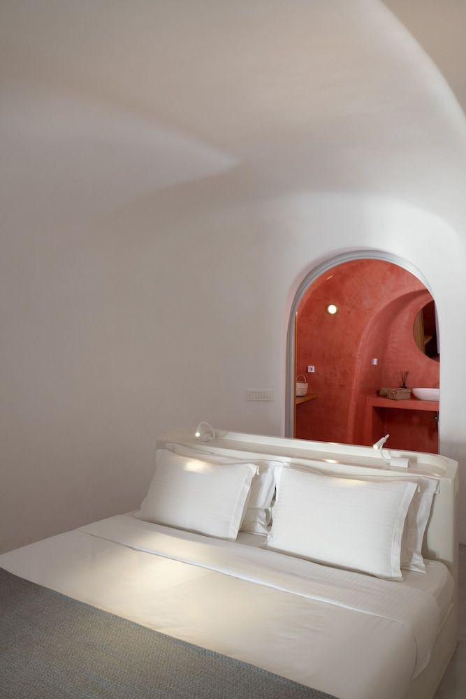 Serendipity Cliffside Villa & Suites 2