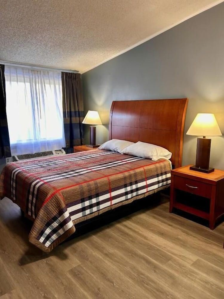 Sunwestern Suites 1
