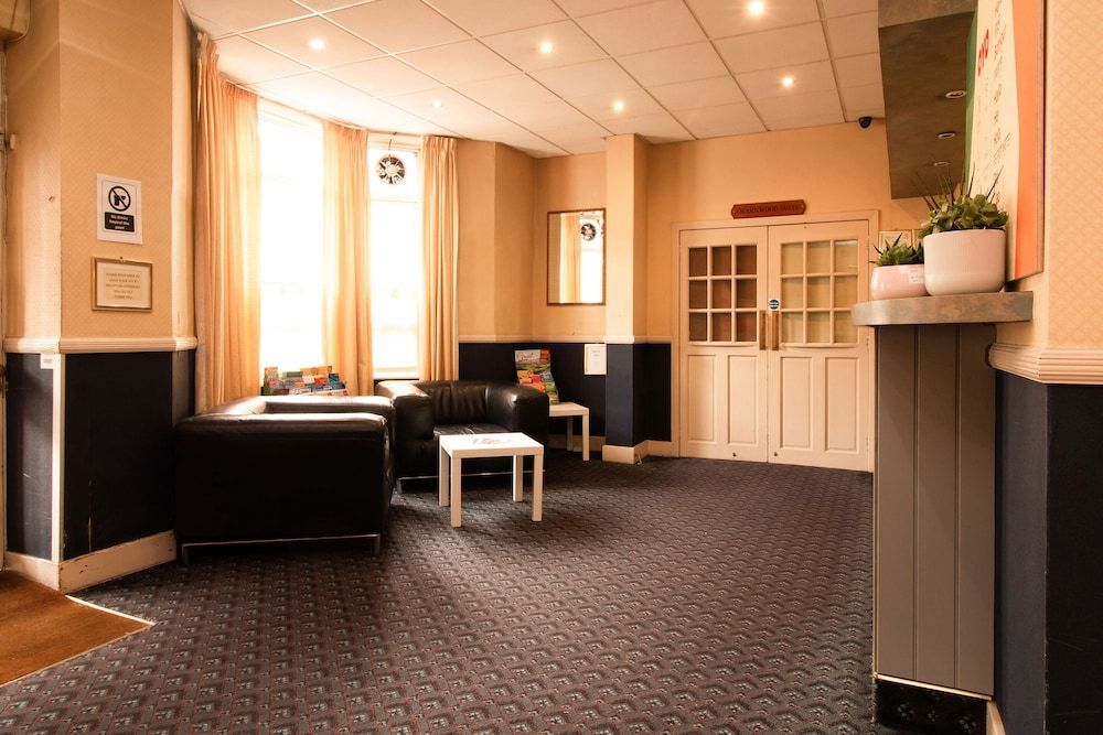 Commercial Hotel 2