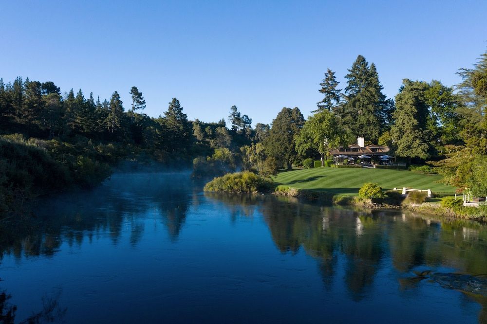 Huka Lodge, Beckons 1