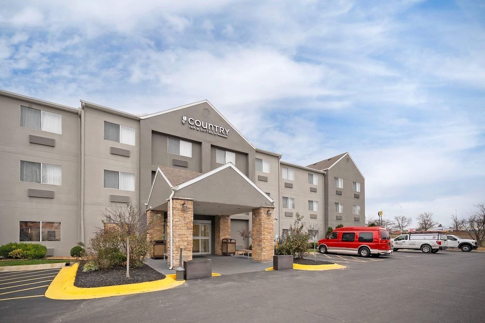 Country Inn & Suites by Radisson, Fairview Heights, IL 1