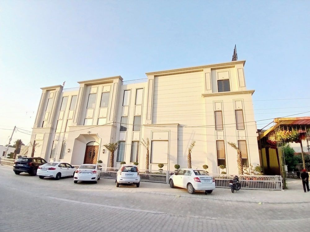 Majestic Castle 1
