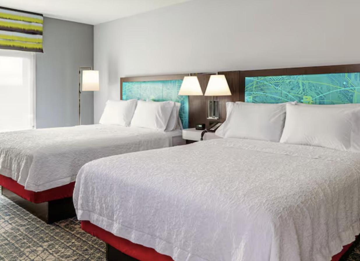Hampton Inn Manitowoc 1