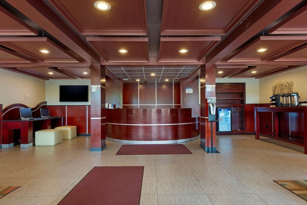 BEST WESTERN PLUS Poconos 2