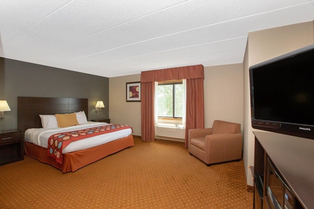 Baymont by Wyndham Coralville 2