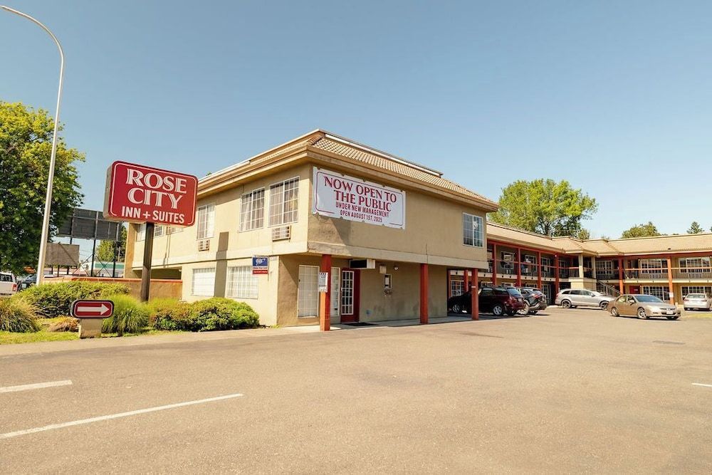 Rose City Inn & Suites 1