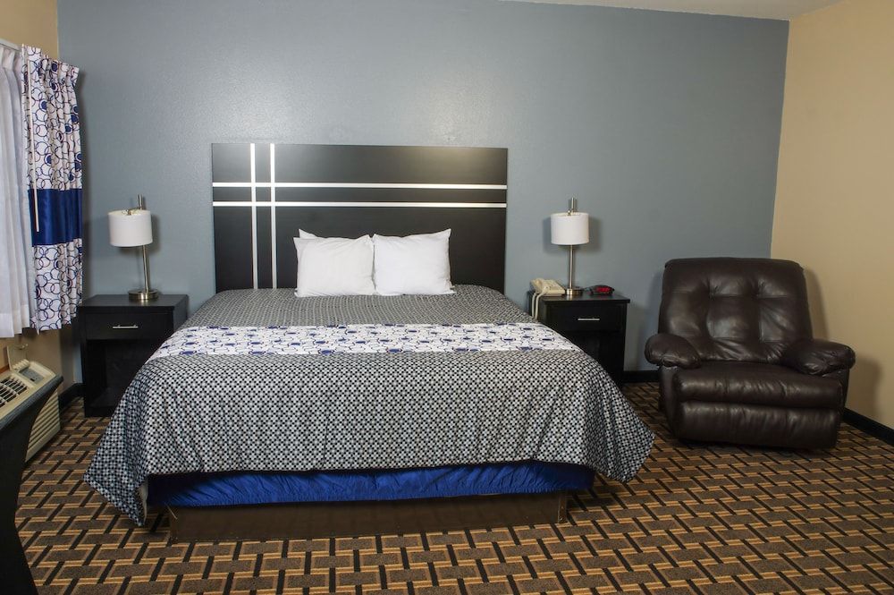 Dutch Inn and Suites 1