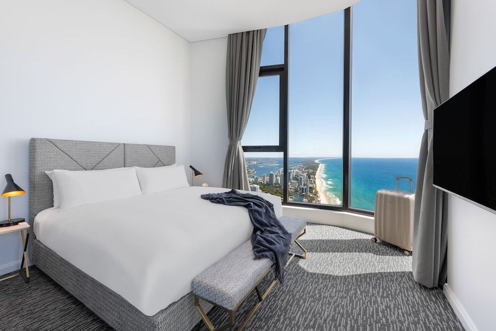 Meriton Suites Surfers Paradise 1