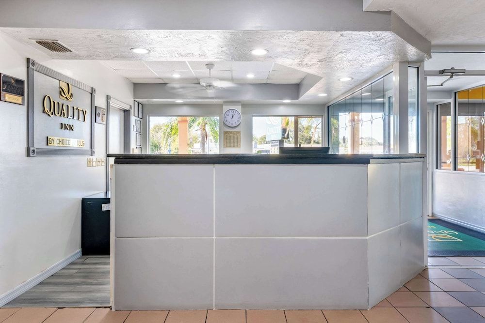 Quality Inn Sarasota North Near Lido Key Beach 2