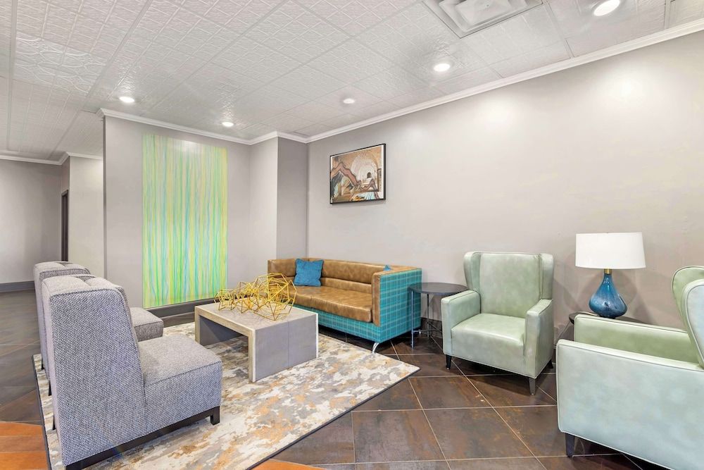 Best Western Savannah Airport Inn & Suites 2