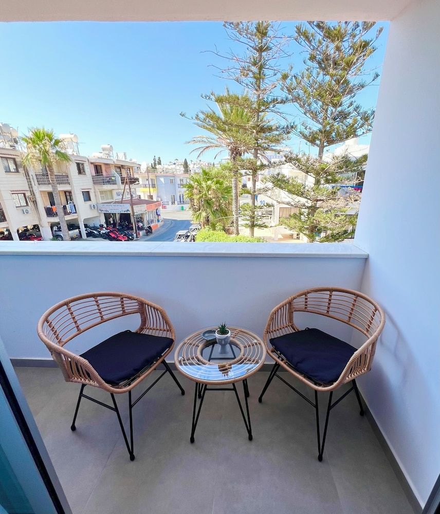 Living Boutique Apartments Adults Only 1