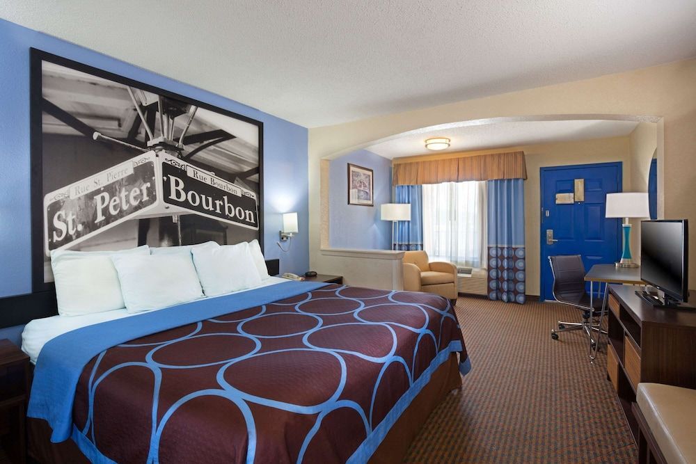 Super 8 by Wyndham Hammond 1