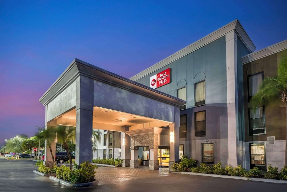 Best Western Plus Universal Inn - Free Shuttle to Universal Studios! 1