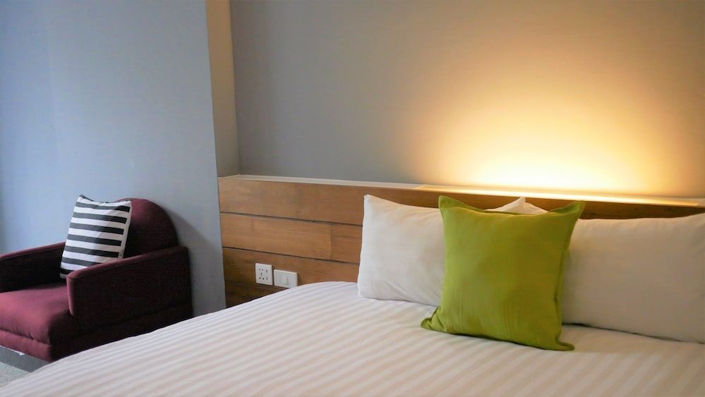 Nice Hotel Ratchada 1