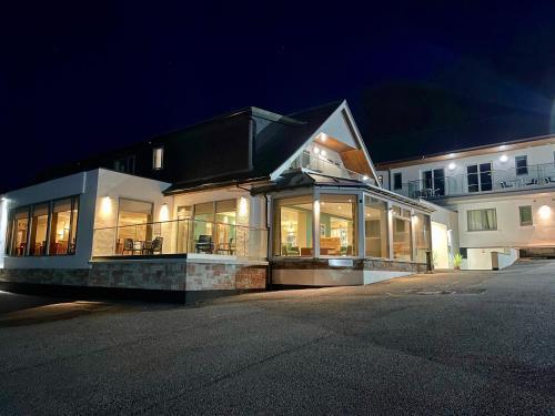 Clan Macduff Hotel 2