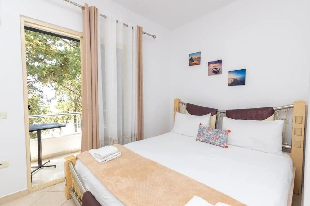 Paris - Dhërmi - Hotel Natali 2 - Dhërmi