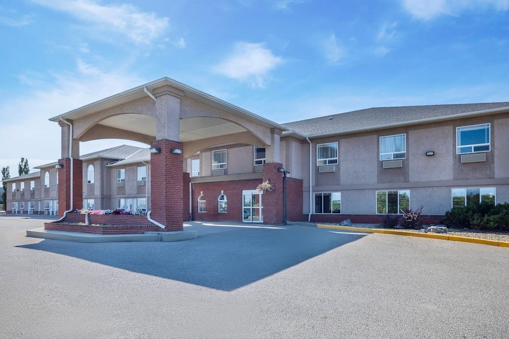 Clarion Pointe Rimbey 1