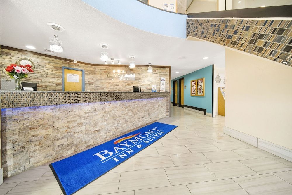 Baymont by Wyndham Muncie Near Ball State University 2