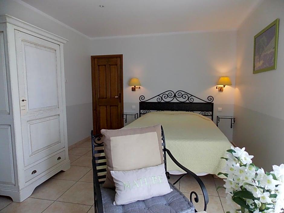 Au Relais Provencal 1