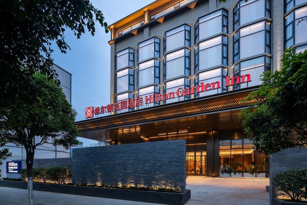 Hilton Garden Inn Dali Erhai Park 1