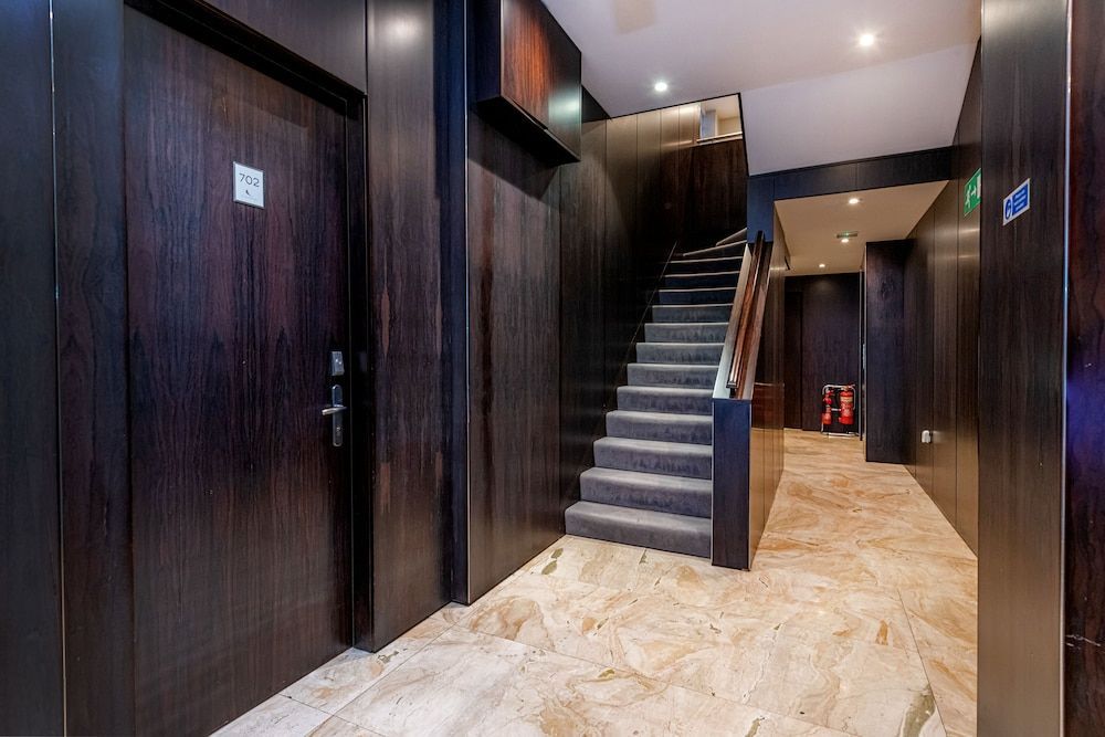 Claverley Court Apartments Knightsbridge 2