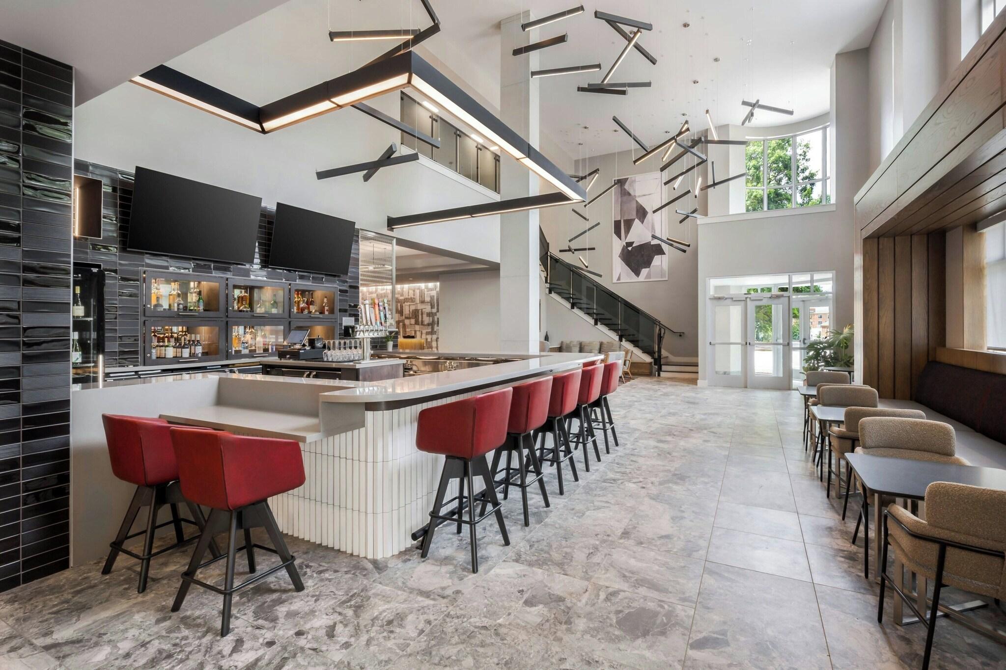 Courtyard By Marriott Athens Downtown 2