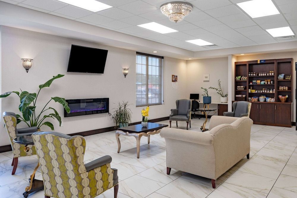 Days Inn and Suites by Wyndham Oxford 2