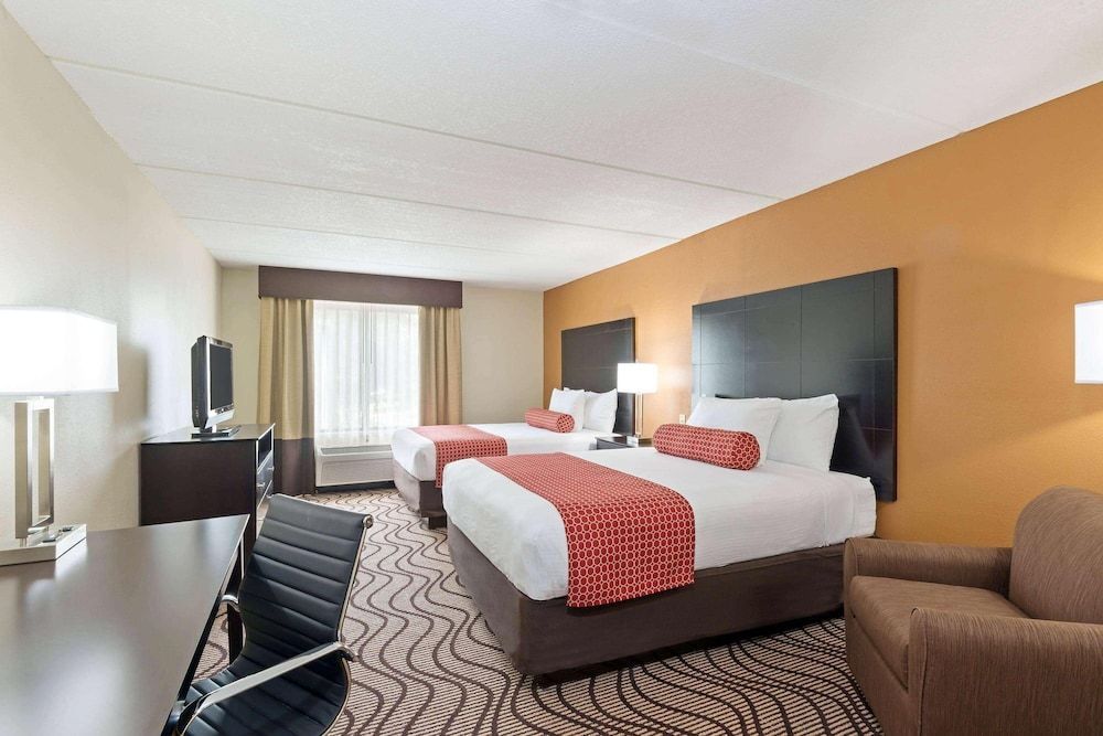 Comfort Inn & Suites Tampa North I-75 2