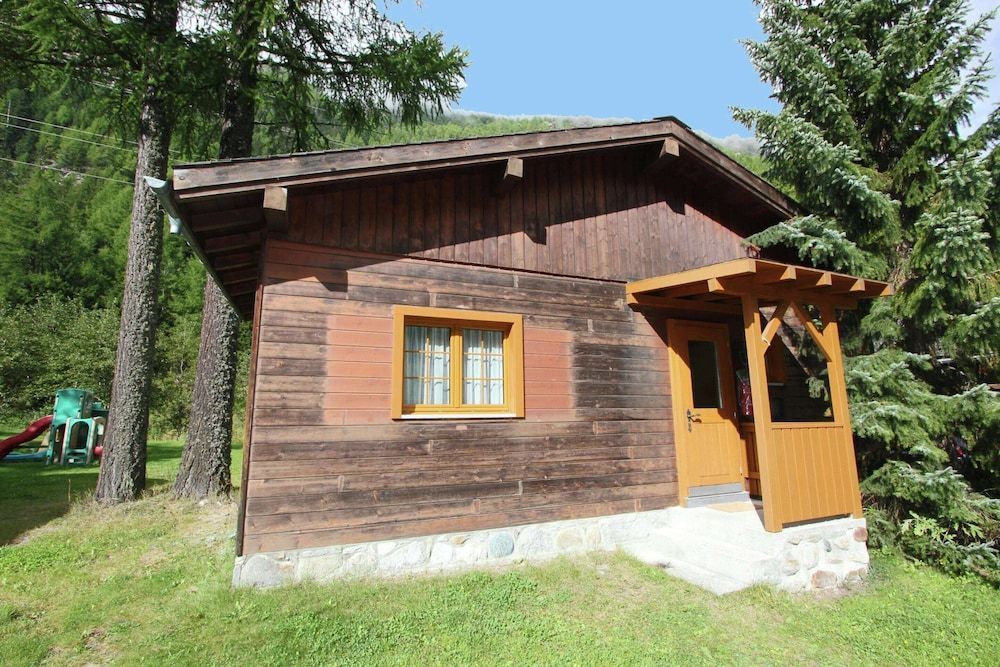 Chalet in Valais near Ski Lift & Saas Valley 1