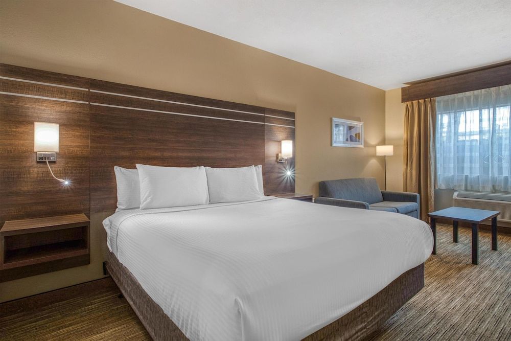 Best Western Champions Forest Inn and Suites 1