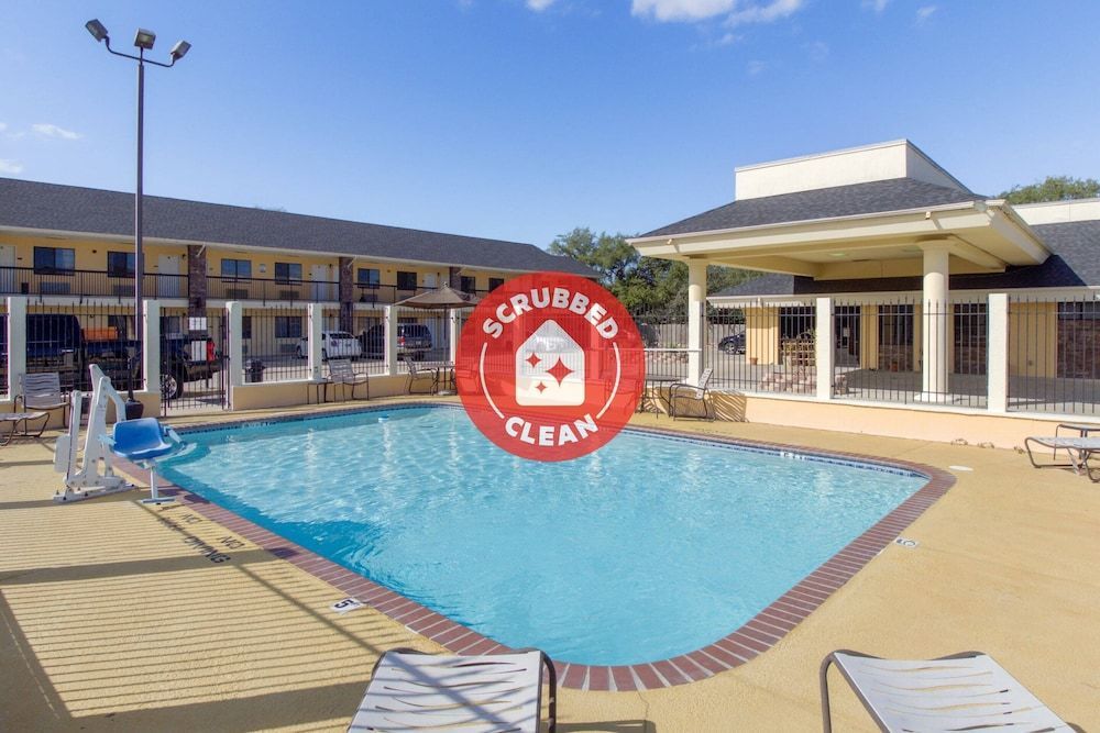 OYO Hotel Ingleside TX 1