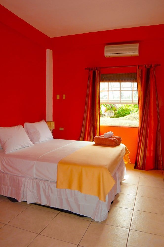 Fish Tobago Guesthouse or Joy and Brandon Guesthouse 2