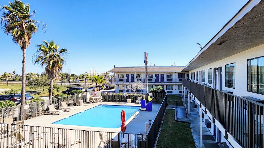 Motel 6 Galveston, TX 1