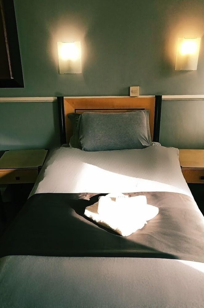 Risboro Hotel 1