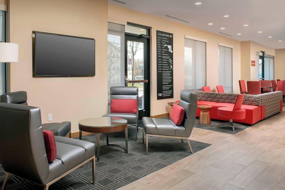 TownePlace Suites by Marriott College Park 2