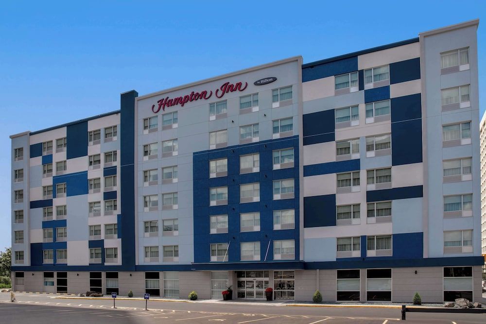 Hampton Inn By Hilton Winnipeg Downtown 1