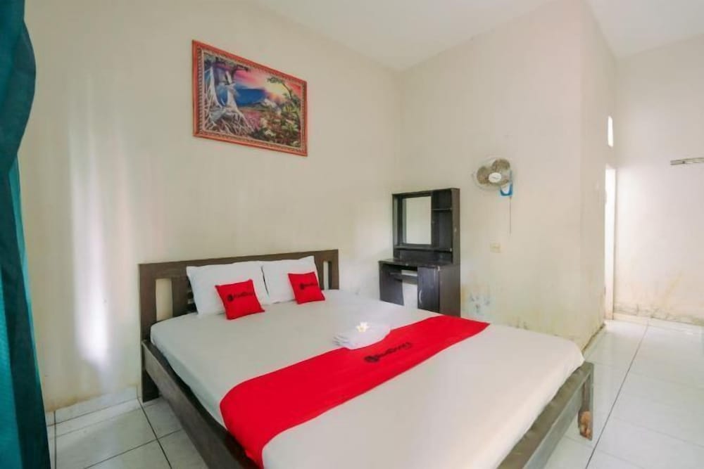 RedDoorz @ Saren Anyar Homestay Lukluk 2
