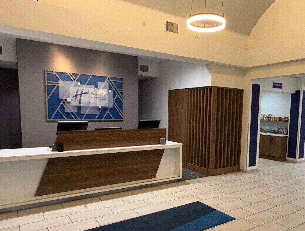 Holiday Inn Express & Suites LOVELAND by IHG 1