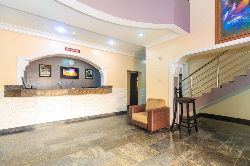 Royal Terrace Hotel & Towers 2