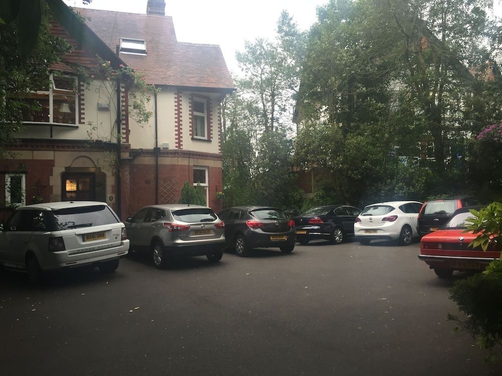 Oakfield Lodge Guest House Stockport 1