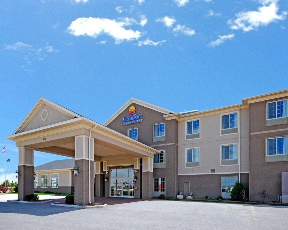 Comfort Inn & Suites Madison North 1