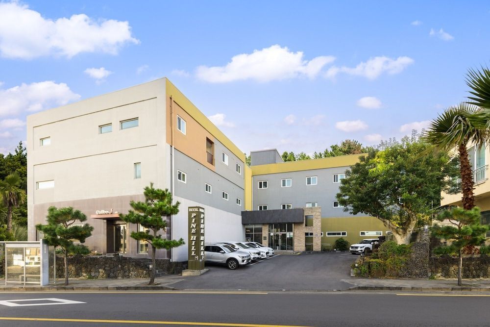 Pinehill Hotel 1