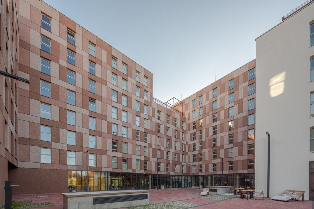 MILESTONE Wroclaw Fabryczna by Tribera 1