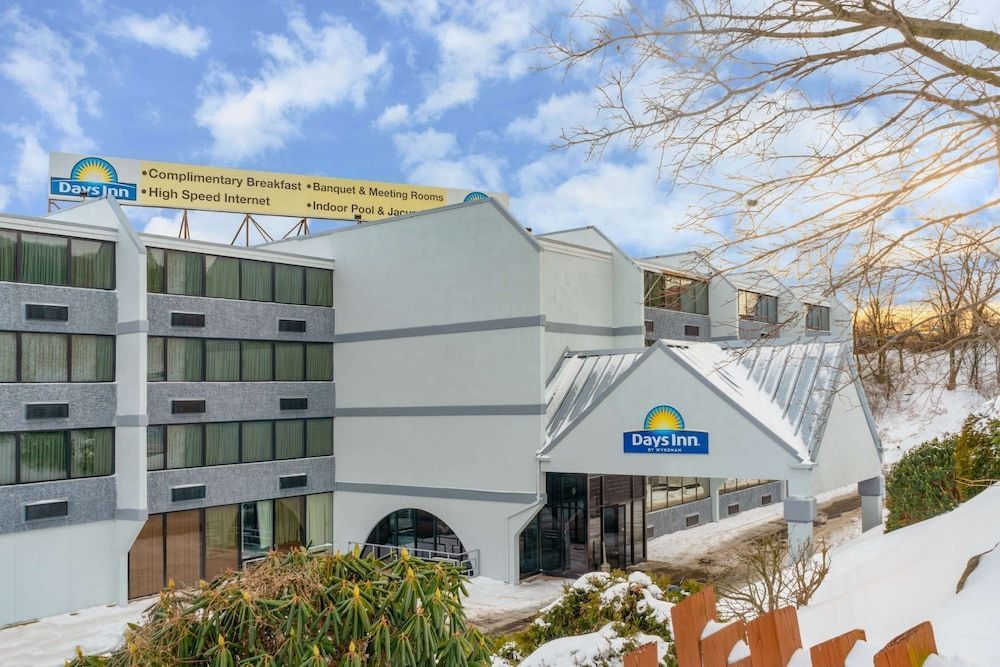 Days Inn by Wyndham Scranton PA 1