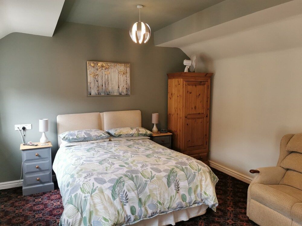 Black Swan Guest House 2