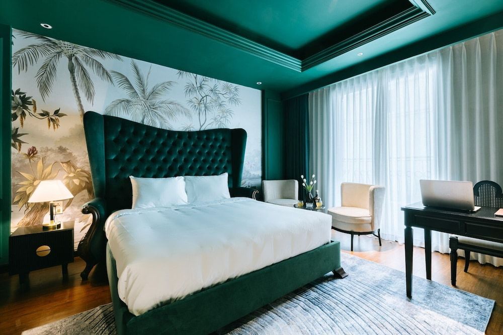 Brilliant Jade Suites 1