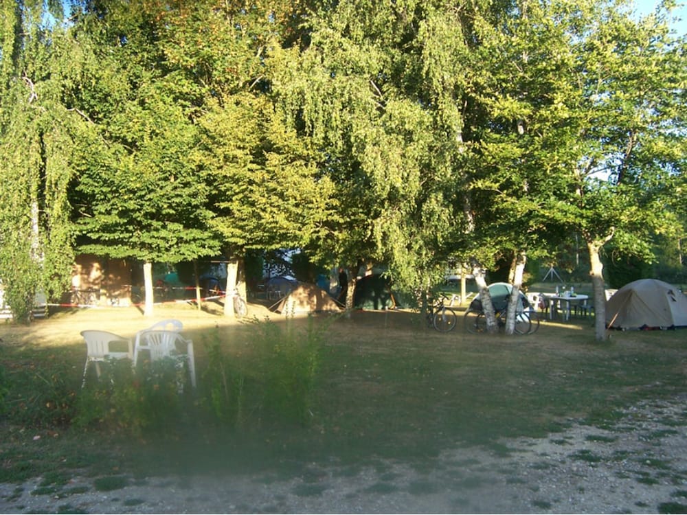 Camping les Terrasses de Rivarennes 2