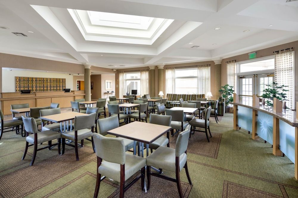 La Quinta by Wyndham Haywood Mall-Near Greenville Downtown 2
