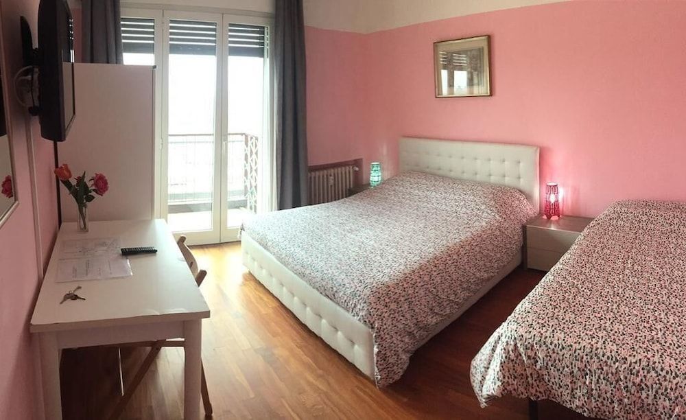 PANG'S GUESTHOUSE 1